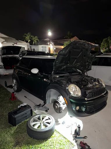 Mini Cooper mobile service at night
